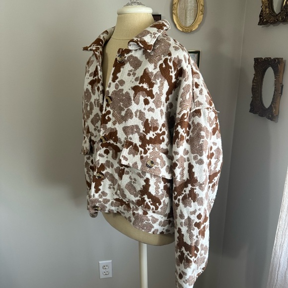Sonoma Goods For Life Cow Print Cropped Shacket - Picture 3 of 7
